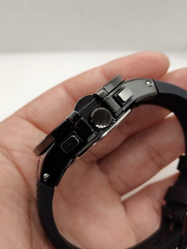 1000030593 MEGIR 2095 NOIR